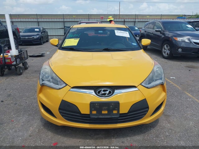 2016 Hyundai Veloster მანქანა იყიდება აუქციონზე, vin: KMHTC6AD2GU282200, აუქციონის ნომერი: 45444154