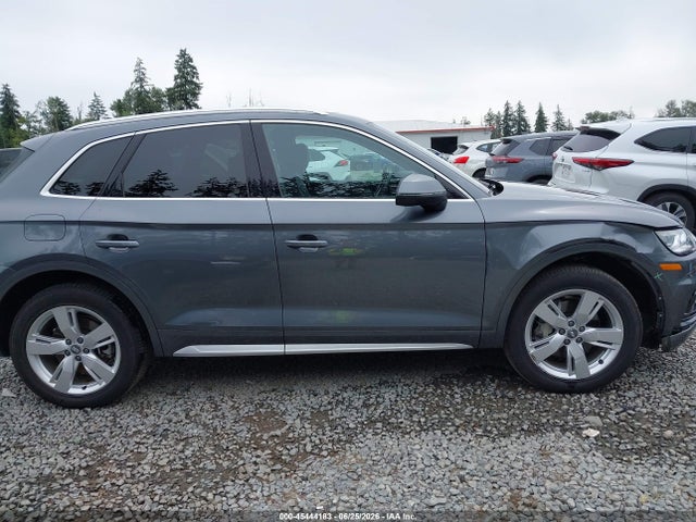 WA1BNAFY4J2215099 Audi Q5 2.0t Premium/2.0t Tech Premium