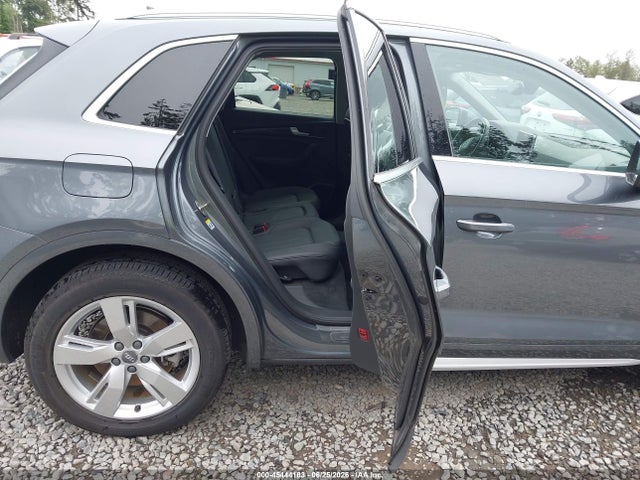 WA1BNAFY4J2215099 Audi Q5 2.0t Premium/2.0t Tech Premium