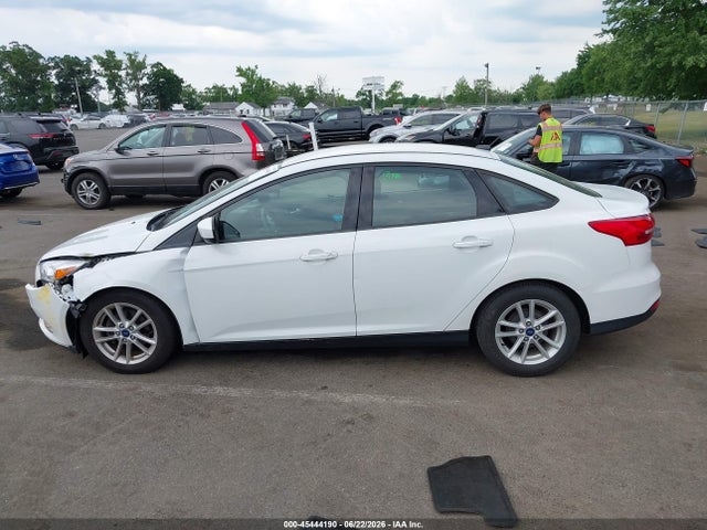 Ford FOCUS SE 2018 1FADP3F27JL272249 Image 14
