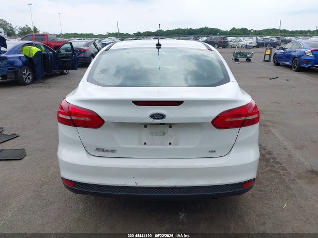 Ford FOCUS SE 2018 1FADP3F27JL272249 Image 16