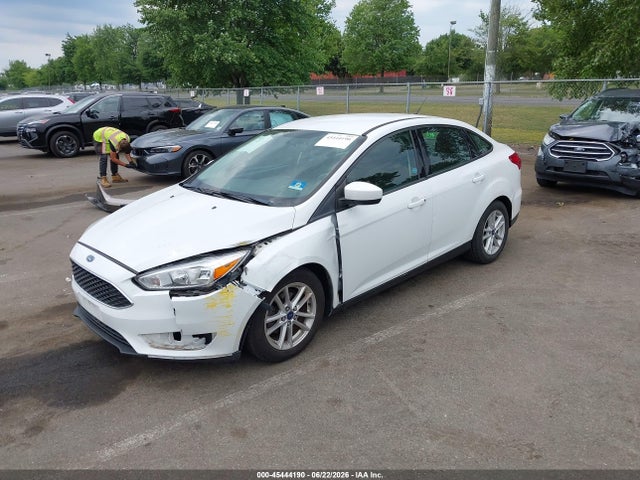 Ford FOCUS SE 2018 1FADP3F27JL272249 Image 2