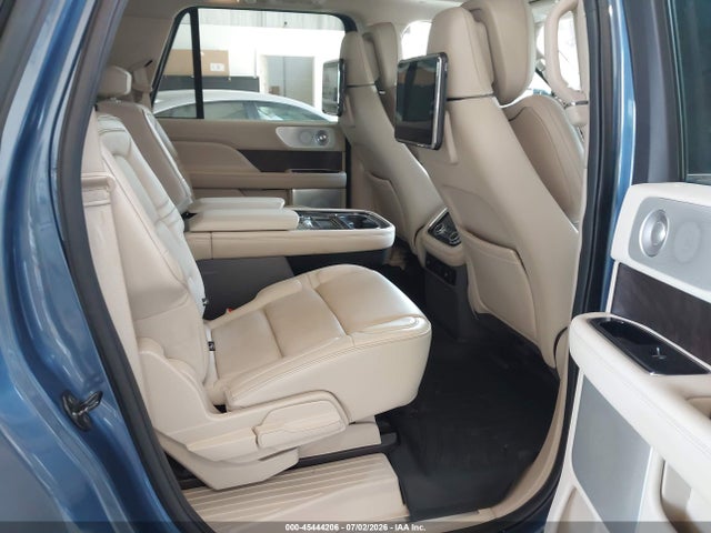 5LMJJ3LT6KEL26229 Lincoln Navigator L Reserve