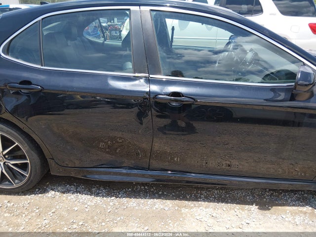 4T1G11AKXMU558157 Toyota CAMRY SE
