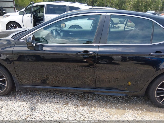 4T1G11AKXMU558157 Toyota CAMRY SE