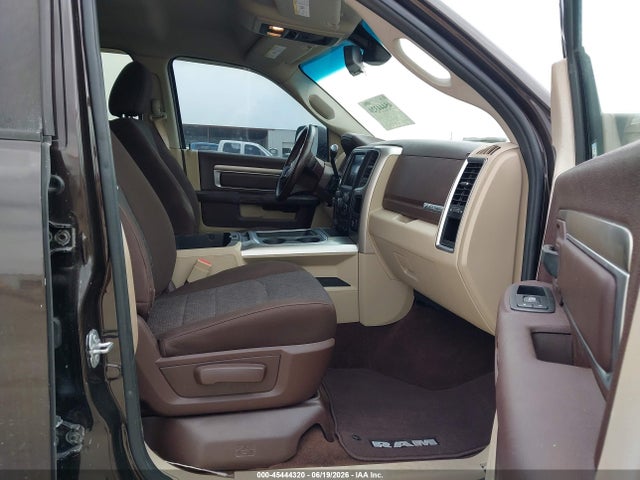 45444320 :رقم المزاد ، 3C6UR5JJ3HG500437 vin ، 2017 Ram 2500 Big Horn  4x4 8' Box مزاد بيع