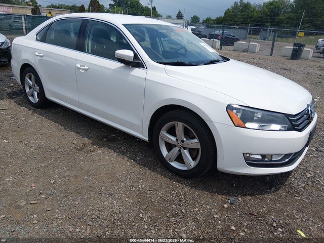 2015 Volkswagen Passat 1.8t Limited Edition მანქანა იყიდება აუქციონზე, vin: 1VWAT7A3XFC081817, აუქციონის ნომერი: 45444414