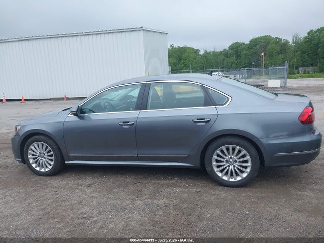 1VWBT7A30HC041088 Volkswagen Passat 1.8t Se