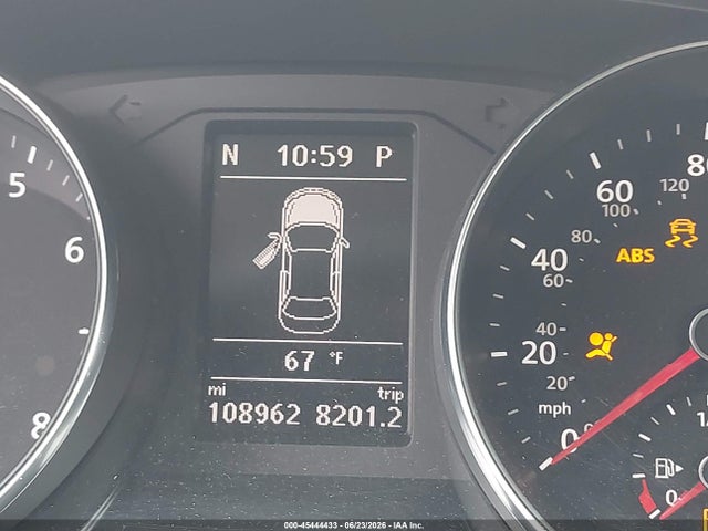 1VWBT7A30HC041088 Volkswagen Passat 1.8t Se