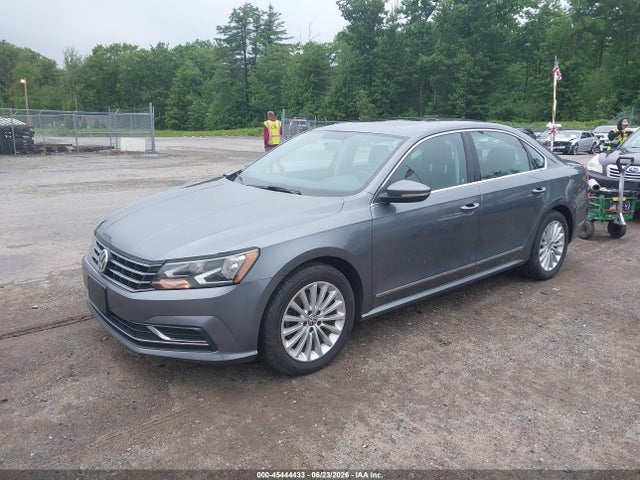 1VWBT7A30HC041088 Volkswagen Passat 1.8t Se
