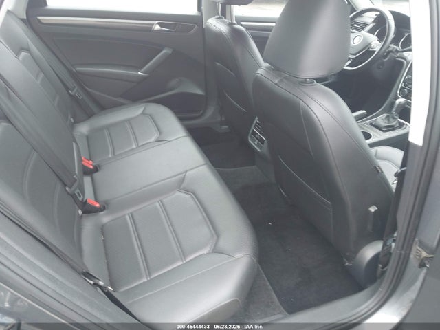 1VWBT7A30HC041088 Volkswagen Passat 1.8t Se