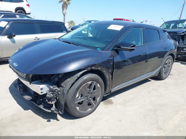 KIA Ev6 Light Long Range 2025 5XYC34JA2SG006432 Image 2