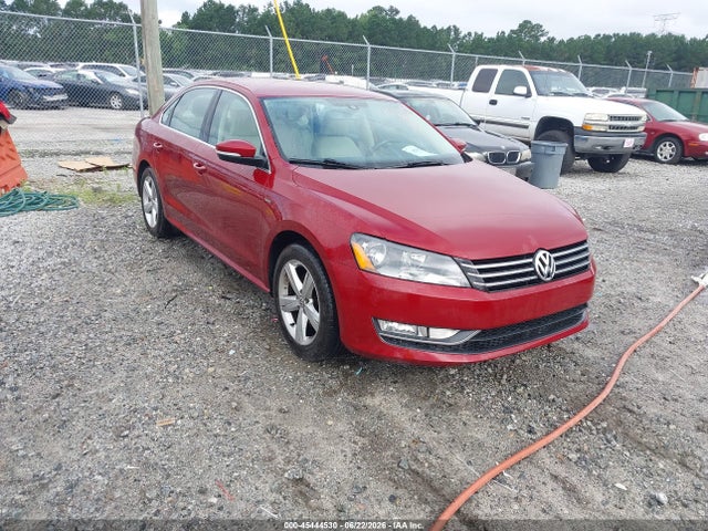 Volkswagen Passat 1.8t Limited Edition 2015 1VWAT7A38FC118461 главное изображение