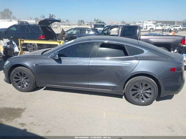 Tesla Model S 100d/75d/long Range/standard Range 2019 5YJSA1E21KF335696 Image 14