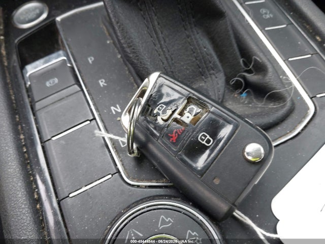 Продаж на аукціоні авто 2019 Volkswagen Tiguan 2.0t Se/2.0t Sel/2.0t Sel R-line/2.0t Sel R-line Black, vin: 3VV2B7AX8KM095996, номер лоту: 45444544