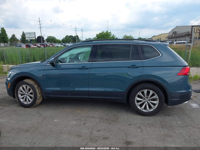Продаж на аукціоні авто 2019 Volkswagen Tiguan 2.0t Se/2.0t Sel/2.0t Sel R-line/2.0t Sel R-line Black, vin: 3VV2B7AX8KM095996, номер лоту: 45444544