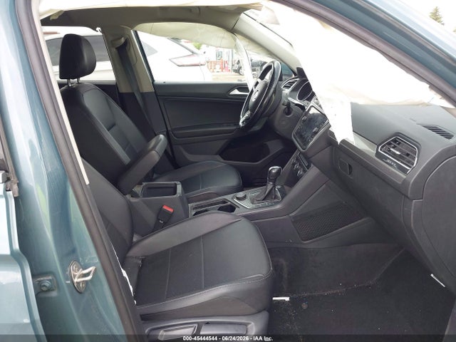 Продаж на аукціоні авто 2019 Volkswagen Tiguan 2.0t Se/2.0t Sel/2.0t Sel R-line/2.0t Sel R-line Black, vin: 3VV2B7AX8KM095996, номер лоту: 45444544