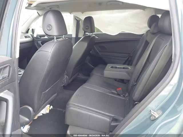 Продаж на аукціоні авто 2019 Volkswagen Tiguan 2.0t Se/2.0t Sel/2.0t Sel R-line/2.0t Sel R-line Black, vin: 3VV2B7AX8KM095996, номер лоту: 45444544