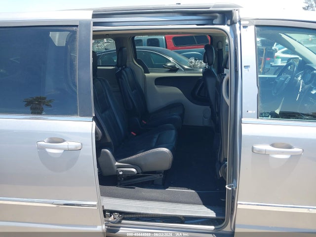 Продажа на аукционе авто 2015 Chrysler Town & Country Touring, vin: 2C4RC1BG6FR655311, номер лота: 45444569