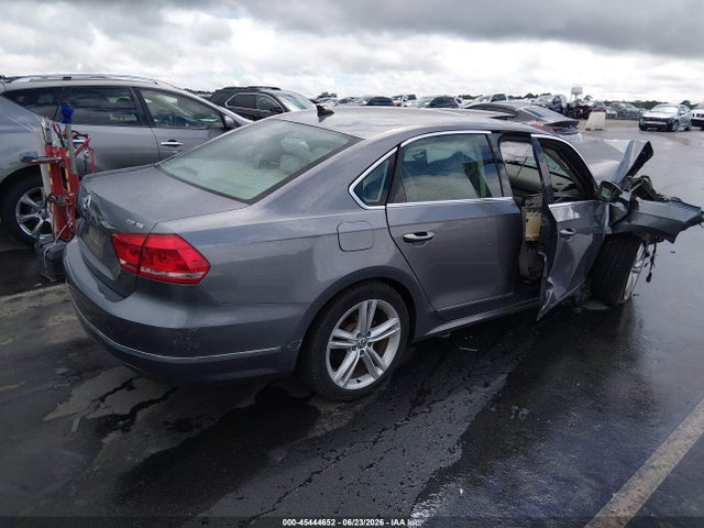2015 Volkswagen Passat 2.0l Tdi Se მანქანა იყიდება აუქციონზე, vin: 1VWBV7A35FC082064, აუქციონის ნომერი: 45444652