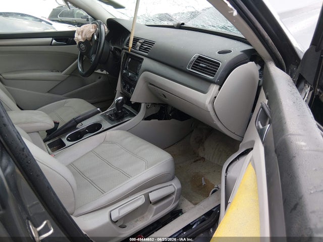 2015 Volkswagen Passat 2.0l Tdi Se მანქანა იყიდება აუქციონზე, vin: 1VWBV7A35FC082064, აუქციონის ნომერი: 45444652