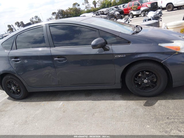 JTDKN3DU5F0400461 Toyota Prius Two