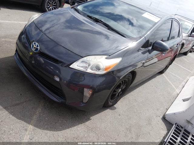 Toyota Prius Two 2015 JTDKN3DU5F0400461 Image 2