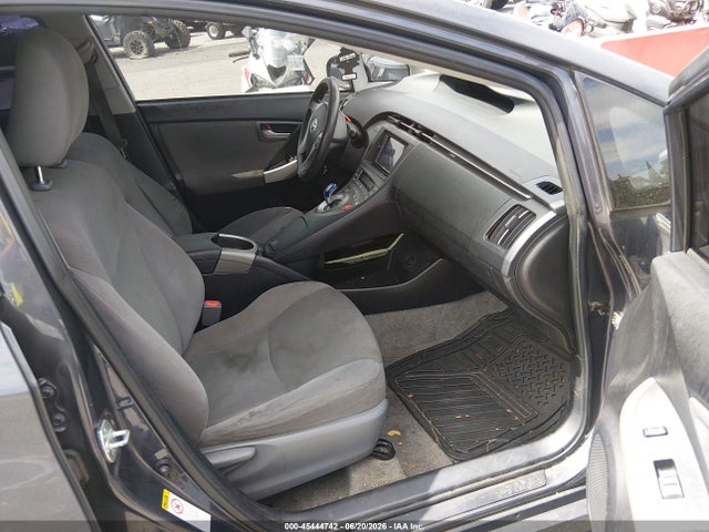 JTDKN3DU5F0400461 Toyota Prius Two