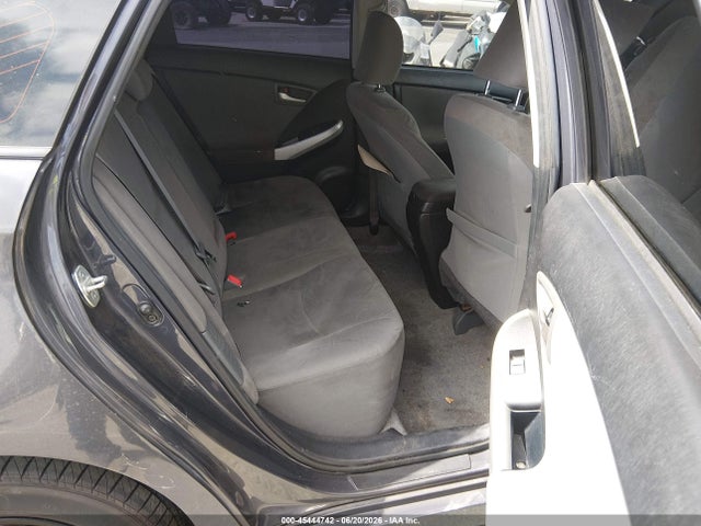 JTDKN3DU5F0400461 Toyota Prius Two