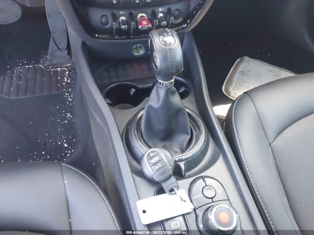 Mini Clubman Cooper 2016 WMWLN5C58G2B28052 Image 11