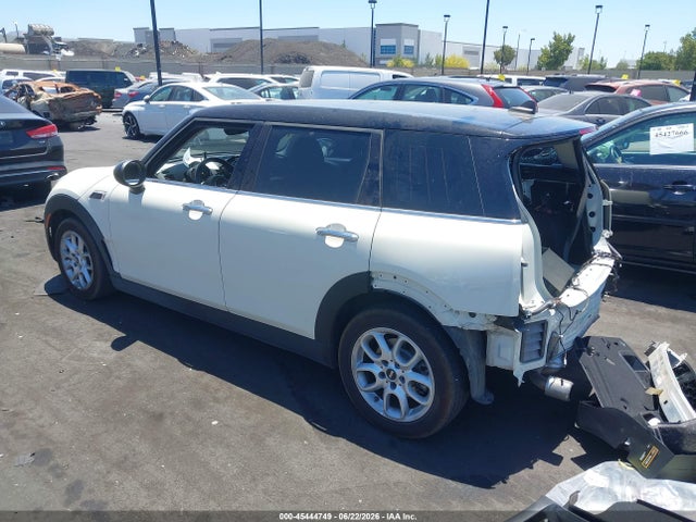 Mini Clubman Cooper 2016 WMWLN5C58G2B28052 Image 3