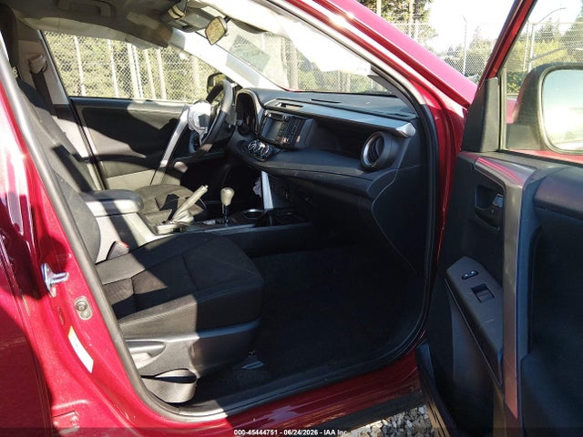 Toyota RAV4 LE 2018 JTMBFREV9JD227035 Image 17