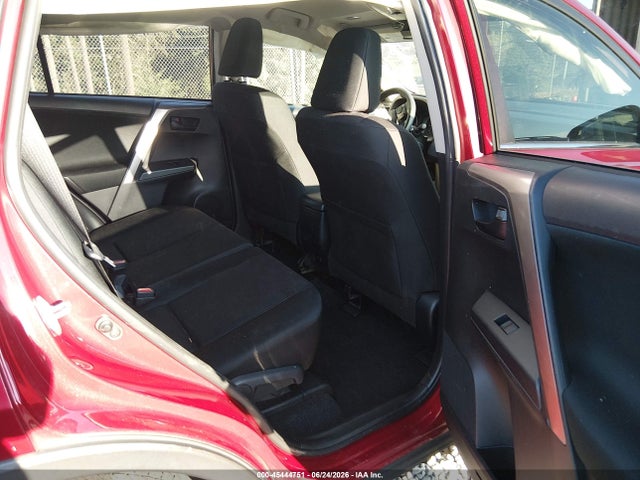 Toyota RAV4 LE 2018 JTMBFREV9JD227035 Image 18