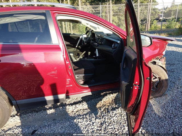 Toyota RAV4 LE 2018 JTMBFREV9JD227035 Image 5
