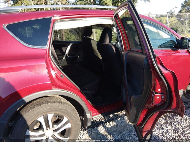 Toyota RAV4 LE 2018 JTMBFREV9JD227035 Image 8