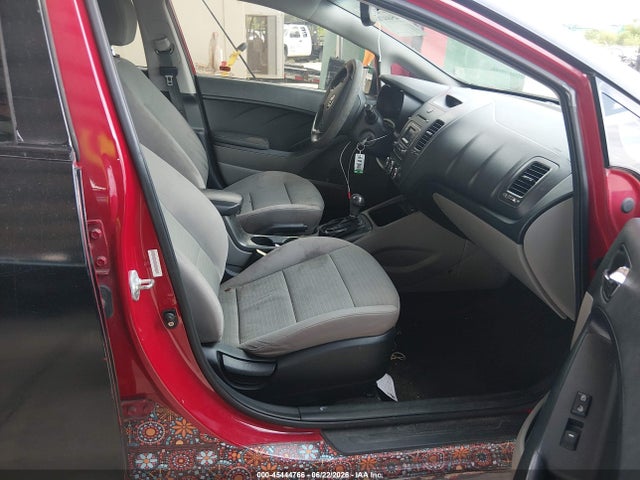 45444766 :رقم المزاد ، KNAFX4A68F5365454 vin ، 2015 Kia Forte Lx مزاد بيع