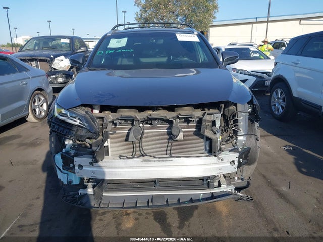 JTEAAAAH1PJ129635 Toyota Venza Xle