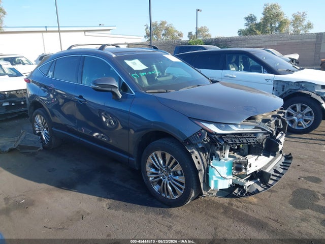JTEAAAAH1PJ129635 Toyota Venza Xle