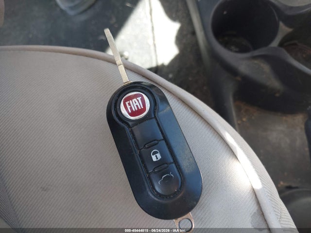 45444815 :رقم المزاد ، 3C3CFFLR9HT618879 vin ، 2017 Fiat 500c Pop مزاد بيع