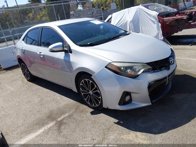 2015 2T1BURHE7FC451586 main image
