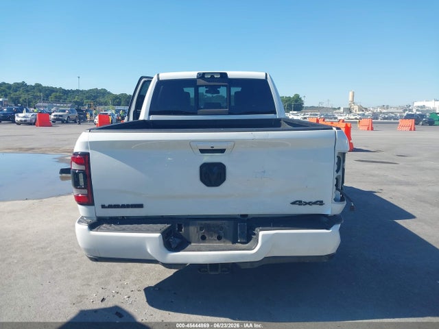 3C6UR5FL5NG323038 RAM 2500 Laramie 4x4 6&#039;4 Box