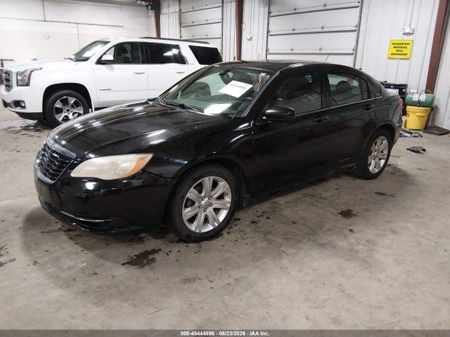 45444896 :رقم المزاد ، 1C3CCBBB7CN130660 vin ، 2012 Chrysler 200 Touring مزاد بيع