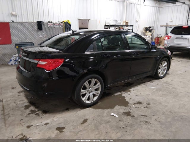 45444896 :رقم المزاد ، 1C3CCBBB7CN130660 vin ، 2012 Chrysler 200 Touring مزاد بيع