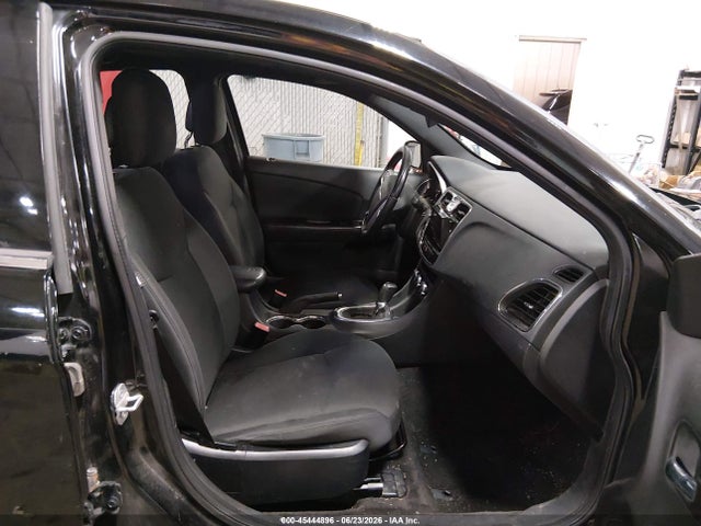 45444896 :رقم المزاد ، 1C3CCBBB7CN130660 vin ، 2012 Chrysler 200 Touring مزاد بيع