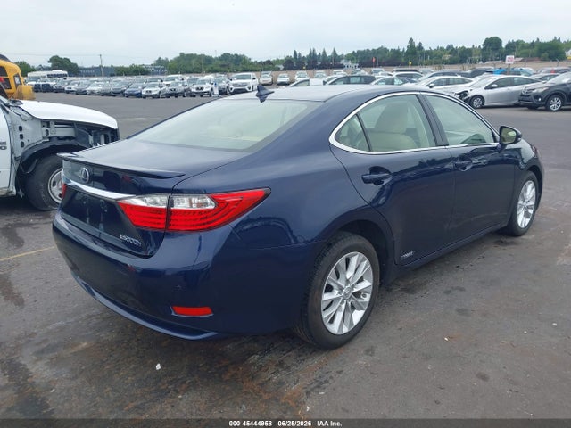 45444958 :رقم المزاد ، JTHBW1GG6D2032881 vin ، 2013 Lexus Es 300h مزاد بيع