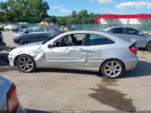 45445007 :رقم المزاد ، WDBRN40J84A614155 vin ، 2004 Mercedes-benz C 230 Kompressor Sport مزاد بيع