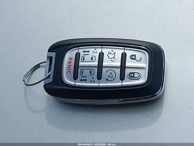 45445019 :رقم المزاد ، 2C4RC1EG1HR577311 vin ، 2017 Chrysler Pacifica Touring-l Plus مزاد بيع