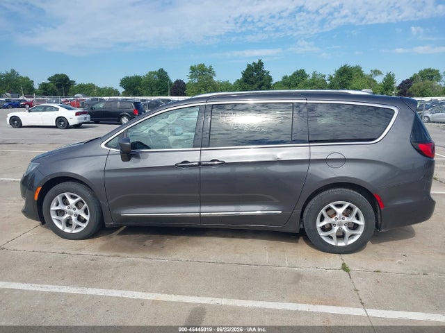 45445019 :رقم المزاد ، 2C4RC1EG1HR577311 vin ، 2017 Chrysler Pacifica Touring-l Plus مزاد بيع