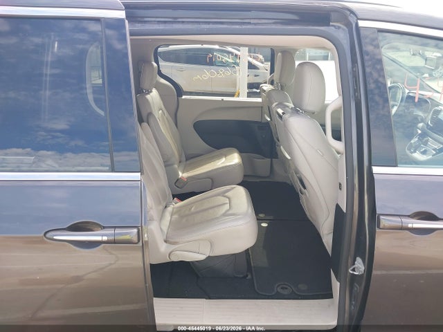 45445019 :رقم المزاد ، 2C4RC1EG1HR577311 vin ، 2017 Chrysler Pacifica Touring-l Plus مزاد بيع