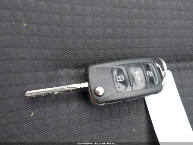 3VW2K7AJ0FM400324 Volkswagen Jetta 2.0l S